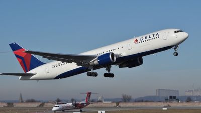 Delta passenger is put on standby when she tries to get earlier flight. She gets a seat, but is then unceremoniously deboarded: ‘Walk of shame’