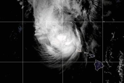 Hurricane Lowell Path and Updates: Hawaii Braces for 60 Centimetres of Rain and Severe Mudslides