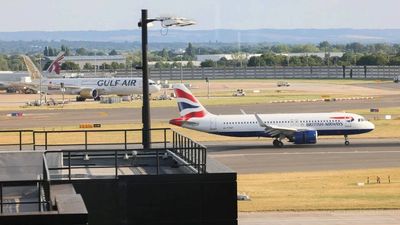 Over 1,000 flights cancelled as air traffic control glitch disrupts UK airports