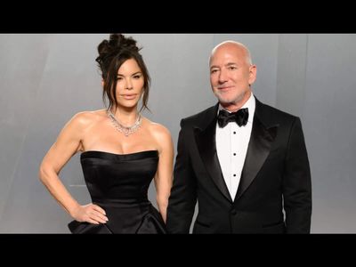 Jeff Bezos bought a $75 million support ship with a helipad for Lauren Sánchez but his $234 million Miami estate won’t let her land there