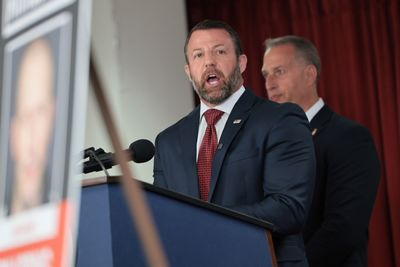 ICE Body Camera Rollout Could Face Delays as Mullin Considers Adding Motorola as a Provider