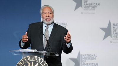 Smithsonian chief steps down amid Trump pressure over how US history is presented