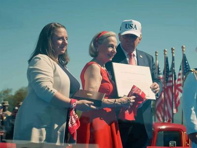 Trump honours 9/11 heroes, awards Medal of Freedom to ‘Man in the Red Bandana’