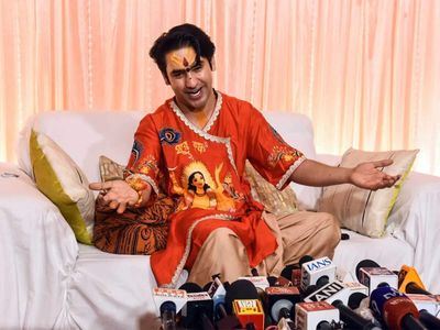 Bageshwar Baba faces police complaint in Kolkata over remarks on Bengali identity and food habits