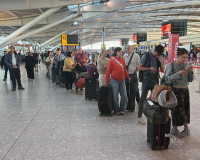 Air traffic control boss given a week to report after UK flight chaos causes 2,000 cancellations