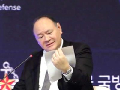 ‘China needs to learn some decency’: Philippine Defence Chief publicly shames China's note to him while he was speaking during Seoul forum. Watch