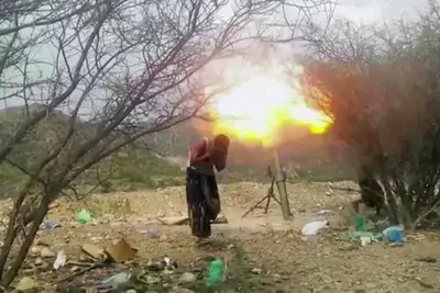 القوات المسلحة اليمنية تخوض معارك ضارية غرب تعز وتتحرك في مأرب
