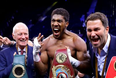 Barry Hearn calls on Mayor Sadiq Khan to help bring Joshua vs Fury to London
