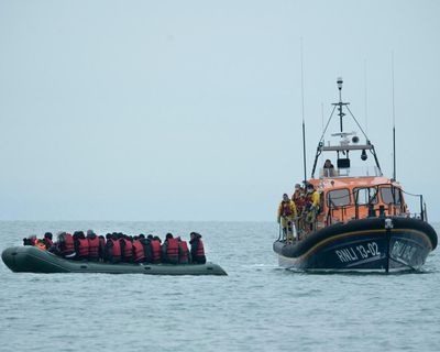 Police working to protect RNLI in Dorset amid opposition to small boat rescues