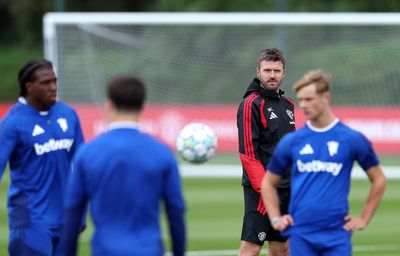 Manchester United hit with huge injury concern ahead of Champions League return