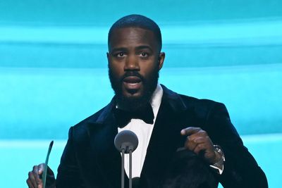 Mo Gilligan makes Andi Peters joke at NTAs after Miriam Margolyes racism row
