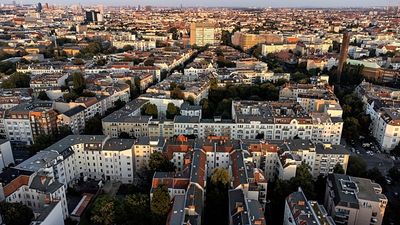 EU moves to curb Airbnb-style rentals to boost long-term housing