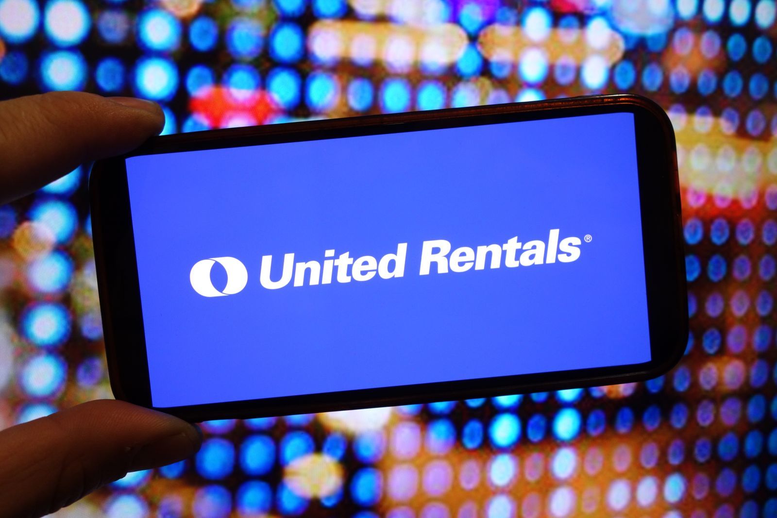 Is United Rentals Stock Outperforming the Dow?
