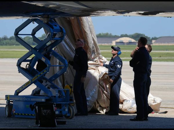 Trump's Air Force One emergency slide deploys, delays trip to GOP soiree in Texas