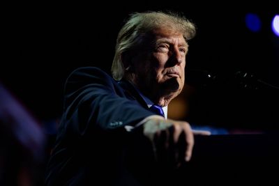 Trump invokes dad of wealthy Princess Di boyfriend to make crass joke about Iranians