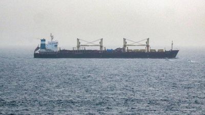 مباشر: سعر برميل خام برنت يتجاوز 106 دولارات والحوثيون يؤكدون أن الملاحة في باب المندب آمنة ومنتظمة