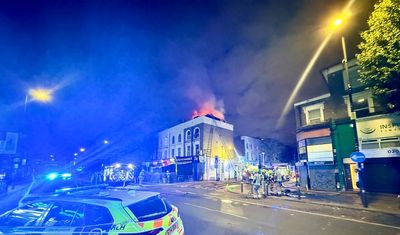 Finsbury Park fire drama: Man rescued from roof of blazing building in north London