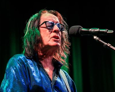 Todd Rundgren review – try-anything veteran doesn’t let his freak flag fully fly