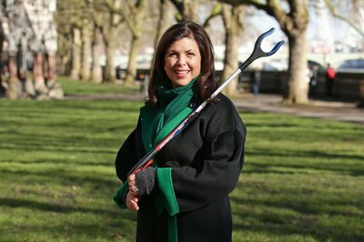Kirstie Allsopp says her leg looks like it was ‘bitten by a shark’ after surgery