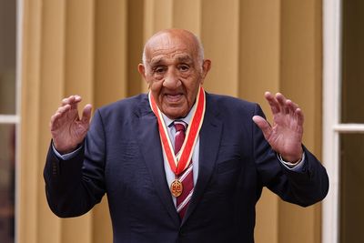 Crowds line the streets of Wigan to say farewell to Sir Billy Boston