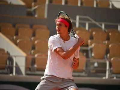 Zverev cruises past van de Zandschulp into US Open semis