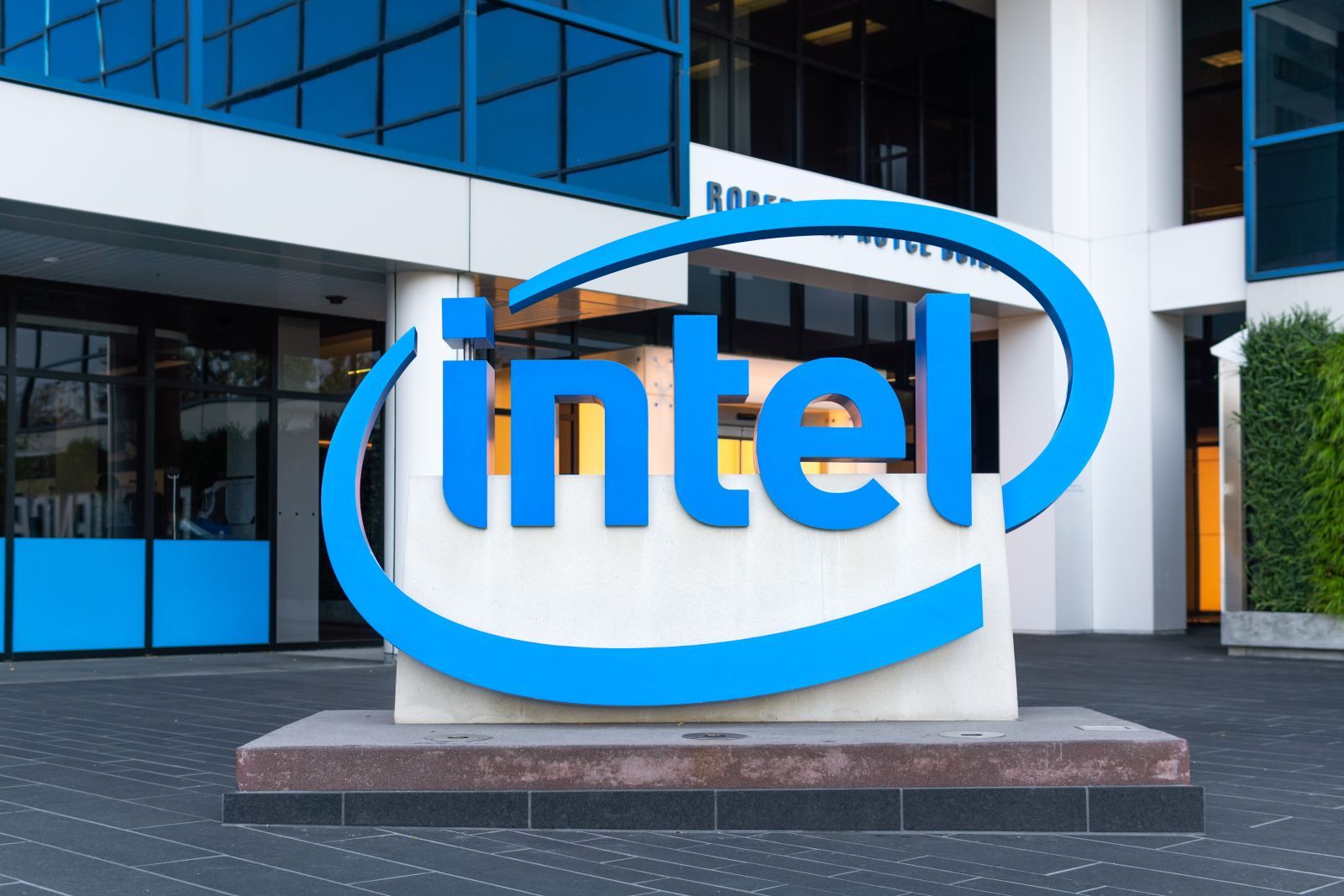 Why It’s Time to Load Up on Intel Stock