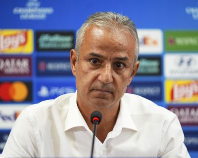 Fenerbahce coach resigns after draw with Roma – but president insists he will stay