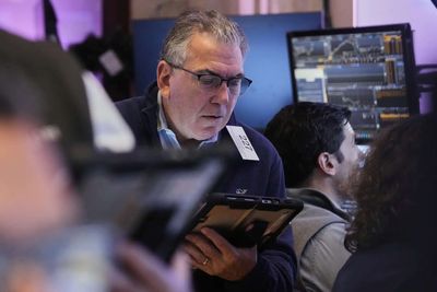US Market: Rising US debt, inflation keep pressure on long-term Treasury yields