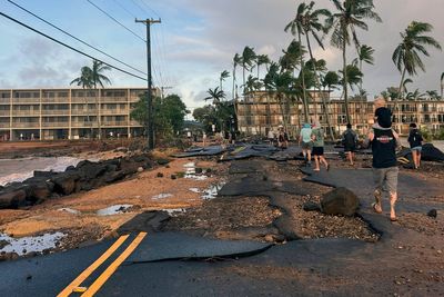 Tourists told to skip Hawaii’s most picturesque island after Hurricane Lowell