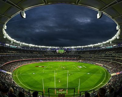 Fremantle Dockers v Geelong Cats: AFL semi-final – as it happened