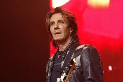 80s rock icon says he killed a man in Vietnam while performing for US troops