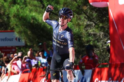 Irishman Eddie Dunbar wins third Vuelta a Espana stage as Enric Mas closes in on overall victory