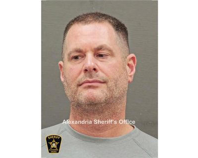 Ex-CIA officer accused of stealing gold bars reaches tentative plea deal