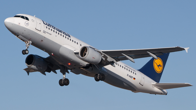 Lufthansa Flew To Keep Slots: Airline ran 18,000 ‘unnecessary’ flights; EU slot rules still pushed near-empty planes