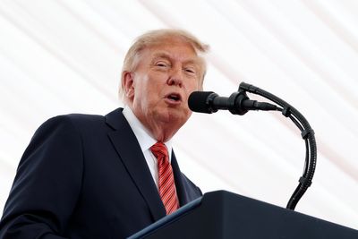 Trump says he’ll ‘probably be able to settle’ UK’s Falkland Islands row with Argentina