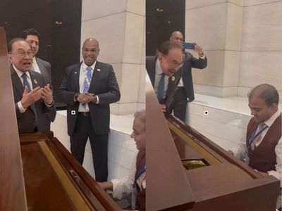 ‘Khwab Ho Tum…’: Malaysia PM Anwar Ibrahim turns singer at BRICS gala in Delhi; Watch video