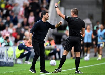 Arsenal: How Mikel Arteta reacted to being booked for walking outside technical area