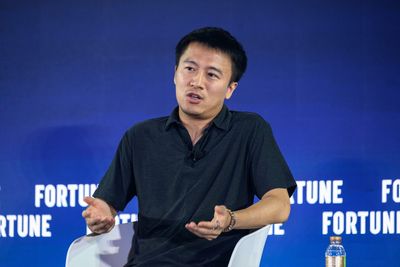 Black Lake founder Yuxiang Zhou pitted an AI agent against his top sales coach. His most experienced salespeople chose the AI