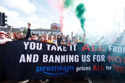 Man United fans protest against season ticket ‘fiasco’ ahead of derby
