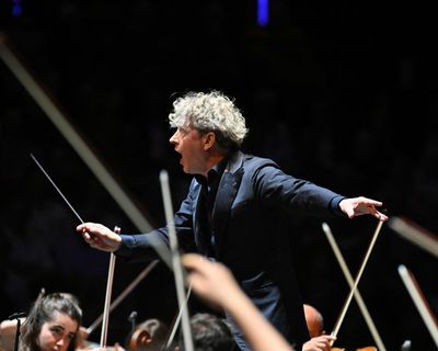Mahler Academy Orchestra/Steinaecker review – trailblazing performance that pushes work to the limits