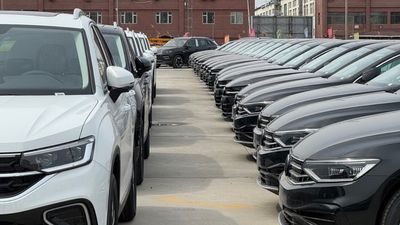While the American Auto industry wants a permanent ban on Chinese manufacturers, Trump considers a different plan, access: ‘I’d be OK with it’