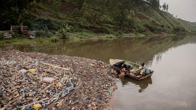 As catches dwindle, Congo River fishermen turn to plastic waste