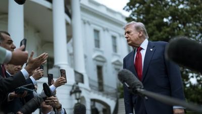 Trump doubles down on $5K dividend pledge if Republicans win midterms, says ‘we’d go into depression’ if Democrats win