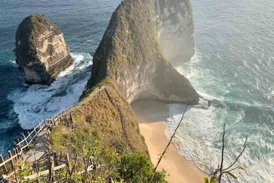 Australian Tourist Fell to Her Death From Kelingking Beach Cliff at One of Bali's Most Popular Tourist Sites