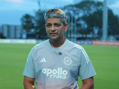 Indian women's team working hard to improve fielding: Muzumdar