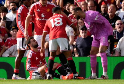 Manchester United: Premier League great slams 'pathetic' Bruno Fernandes over Phil Foden red card