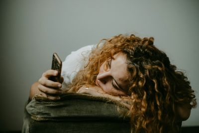California Bars Under Sixteens from Addictive Social Media Feeds and Adds Safety Audits for AI Chatbots