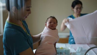 California surrogate learns the baby she’s carrying actually belongs to Chinese billionaire who allegedly has 300 kids