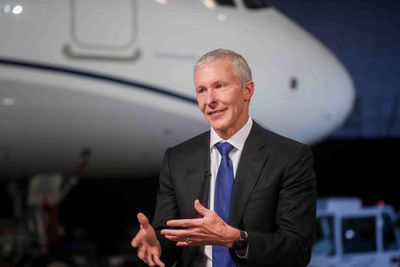 United CEO caps meetings to 4 hours a day and has a strict rule for PowerPoint presentations: ‘You're not going to read slides to me’
