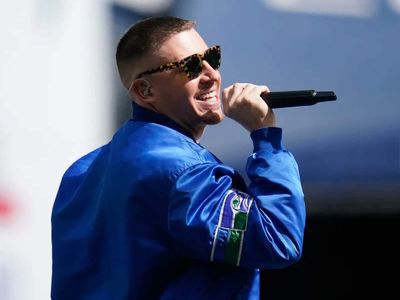 Macklemore says Robert Kraft's pressure campaign got him dropped from Ed Sheeran's tour